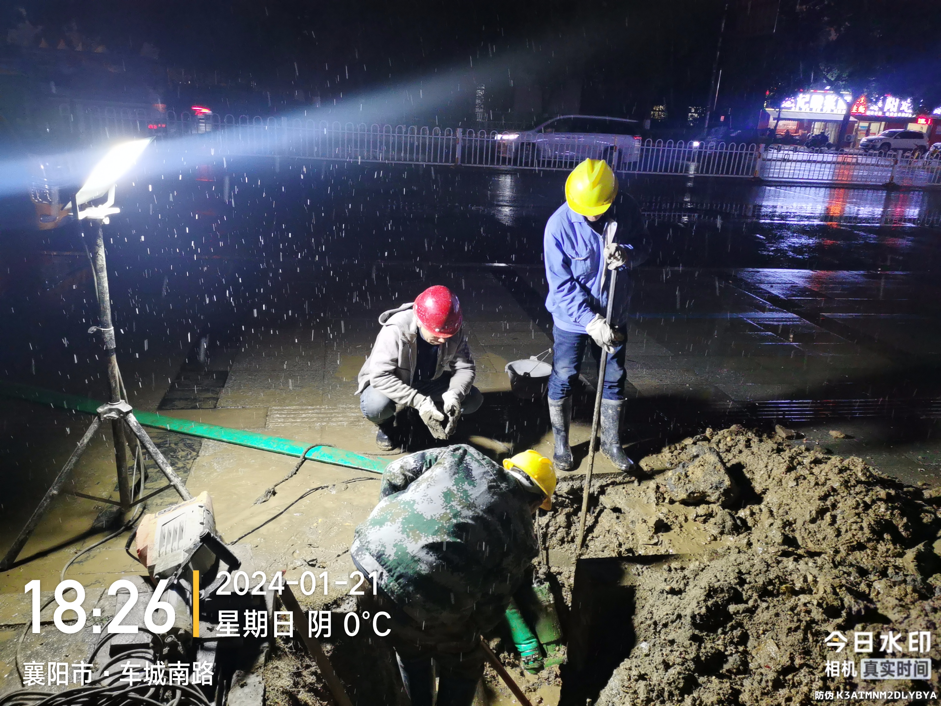 保障供水，樊城管網(wǎng)“凍”真格！